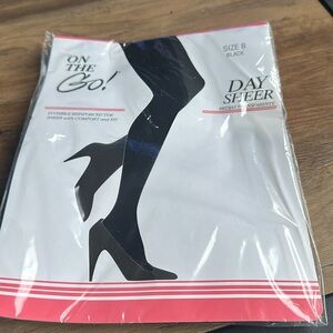 On the Go Womens Day Sheer Pantyhose in Black Size B New in‎ Package
